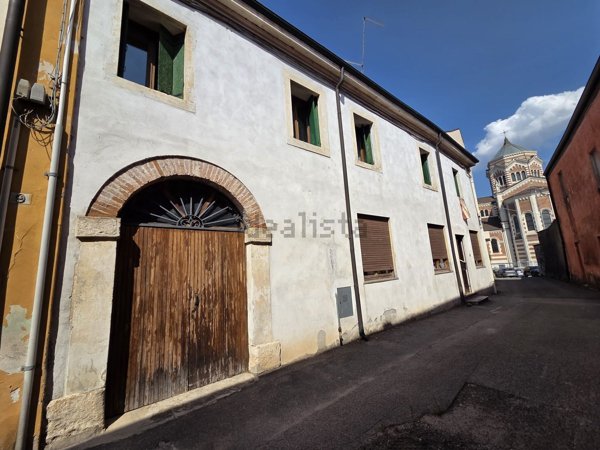 casa indipendente in vendita a Lonigo