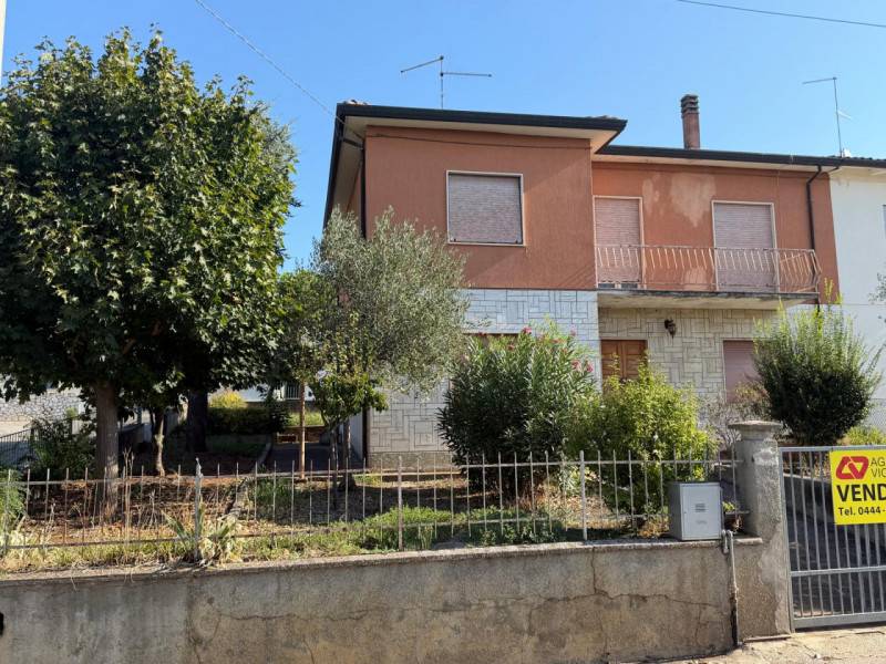 casa indipendente in vendita a Lonigo
