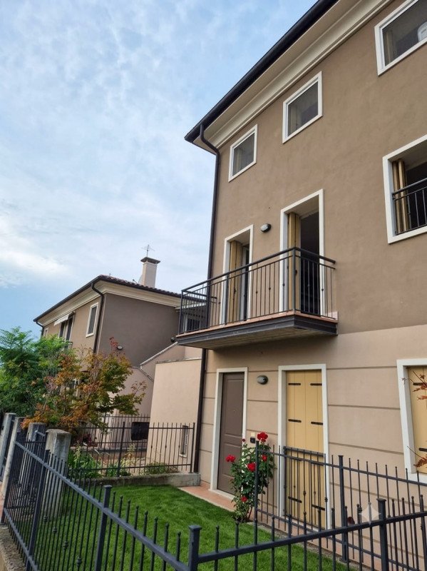 casa indipendente in vendita a Lonigo