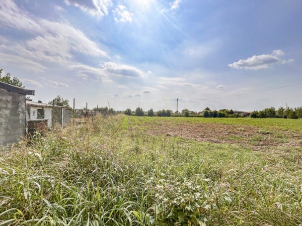 terreno in vendita a Lonigo in zona Madonna