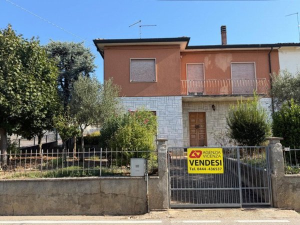 casa indipendente in vendita a Lonigo