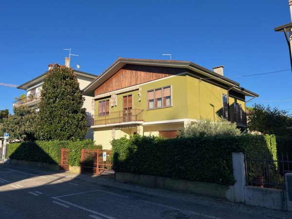 casa indipendente in vendita a Lonigo