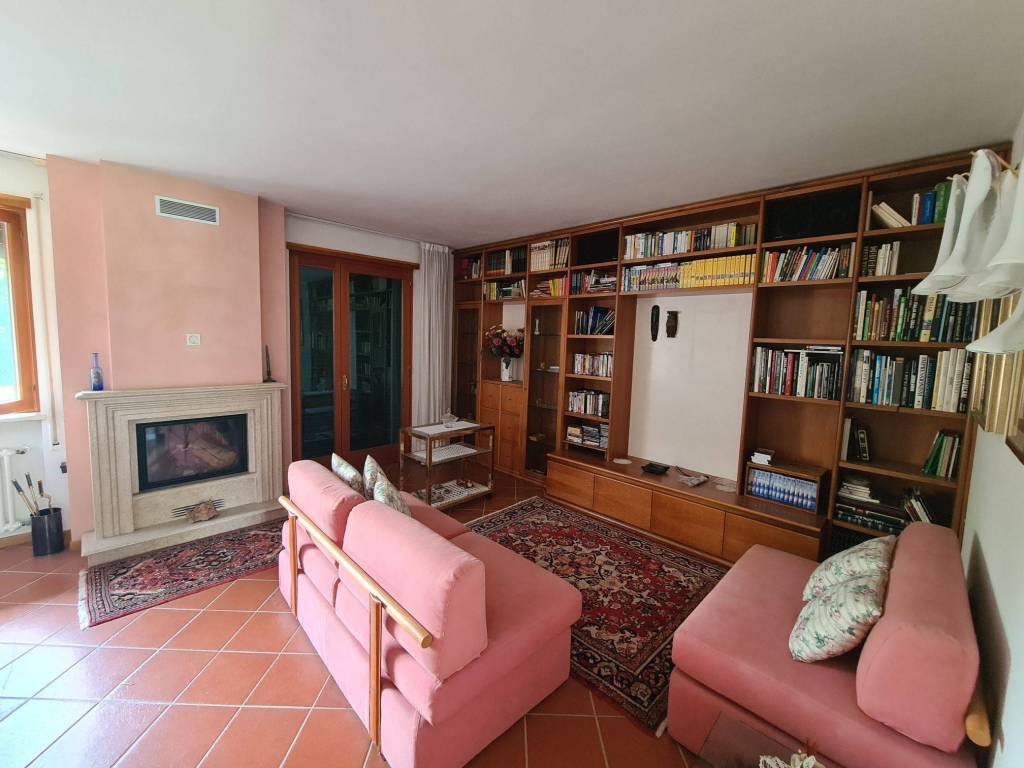 casa indipendente in vendita a Lugo di Vicenza