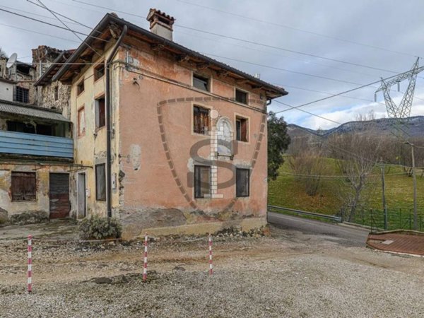 casa indipendente in vendita a Lugo di Vicenza