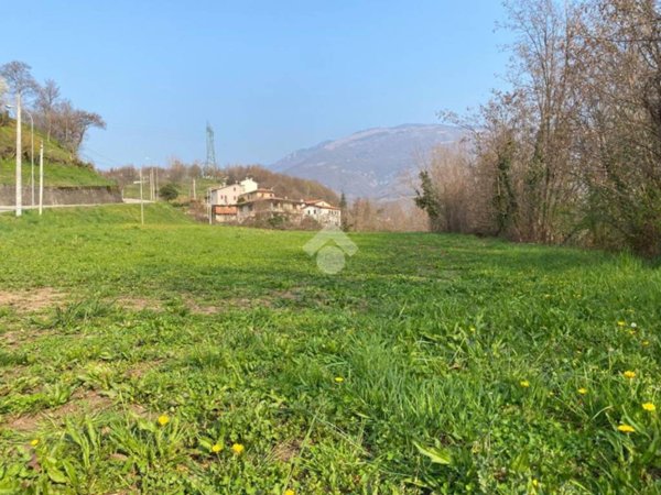 terreno agricolo in vendita a Lugo di Vicenza