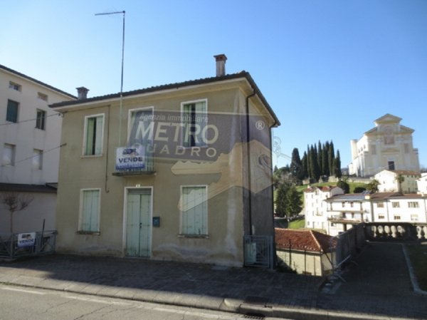 casa indipendente in vendita a Lugo di Vicenza