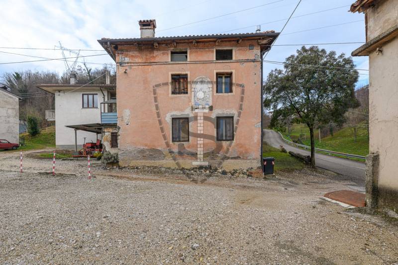 casa indipendente in vendita a Lugo di Vicenza