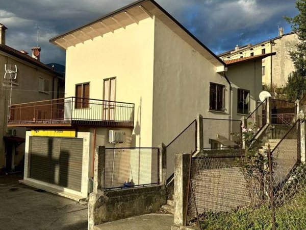casa indipendente in vendita a Lugo di Vicenza