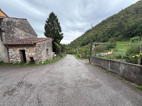 casa indipendente in vendita a Lugo di Vicenza
