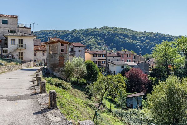 casa indipendente in vendita a Lugo di Vicenza in zona Mortisa