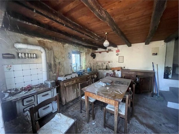 esavano in vendita a Lugo di Vicenza