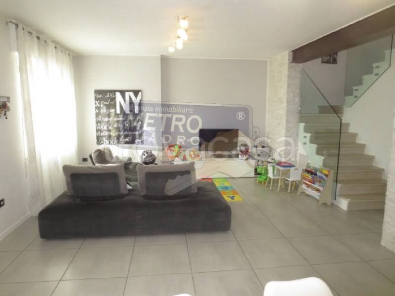 casa indipendente in vendita a Lugo di Vicenza