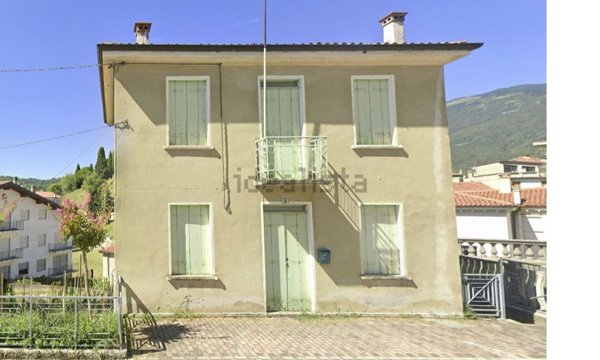 casa indipendente in vendita a Lugo di Vicenza
