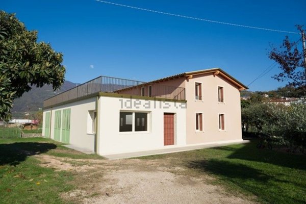 casa indipendente in vendita a Lugo di Vicenza