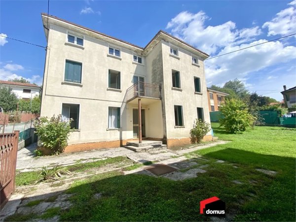 casa indipendente in vendita a Lugo di Vicenza