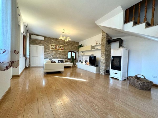 casa indipendente in vendita a Lugo di Vicenza