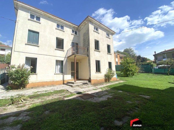 casa indipendente in vendita a Lugo di Vicenza