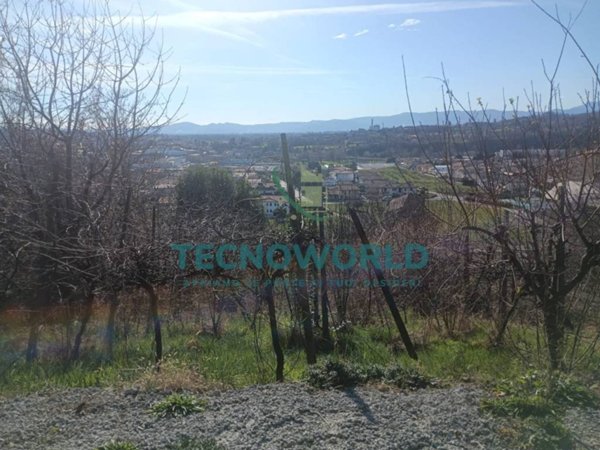 terreno agricolo in vendita a Lugo di Vicenza