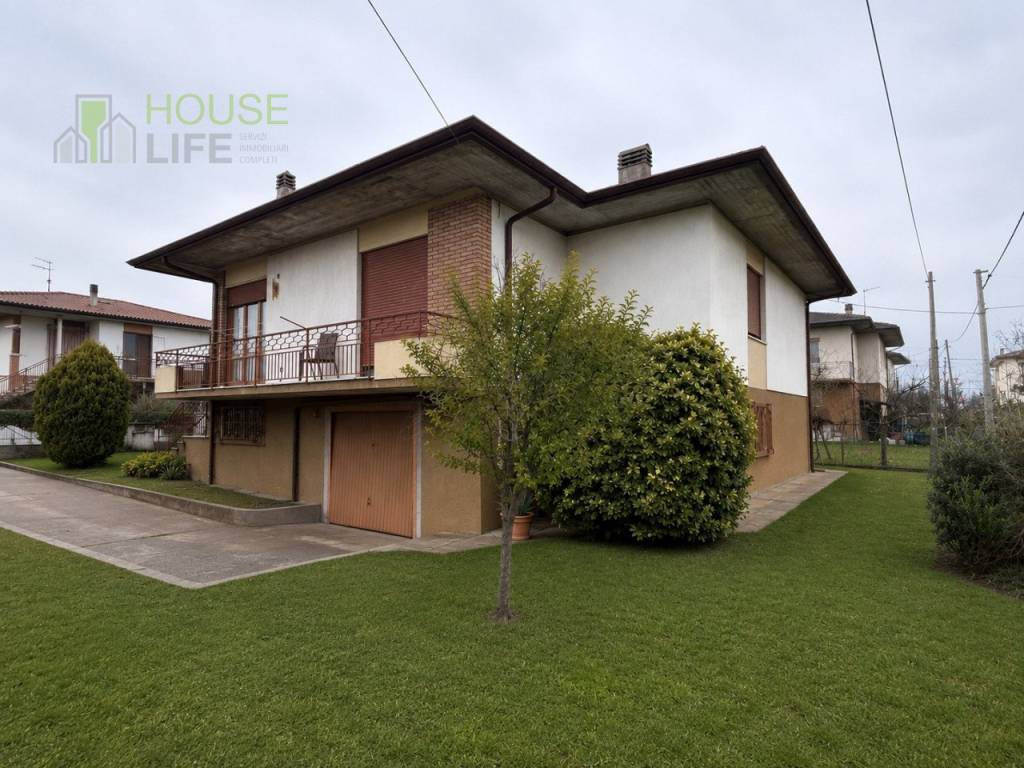 casa indipendente in vendita a Lugo di Vicenza