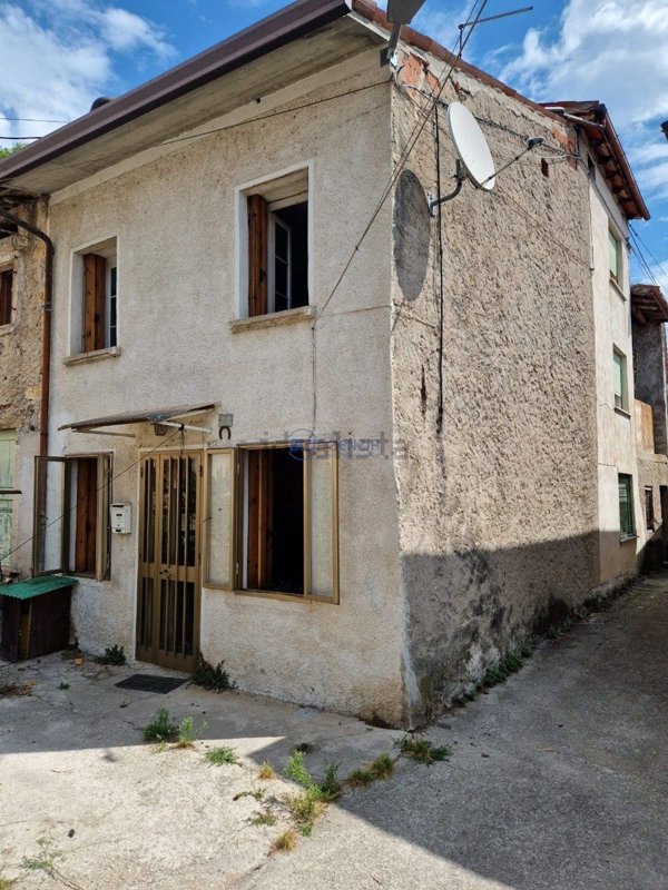 casa indipendente in vendita a Lugo di Vicenza