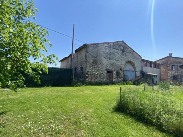 casa indipendente in vendita a Malo in zona Molina