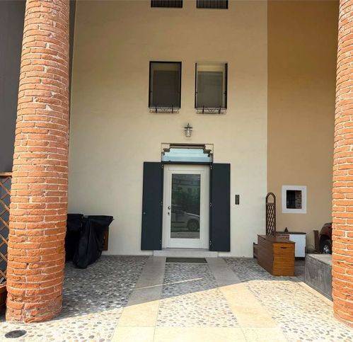 casa indipendente in vendita a Malo in zona Molina