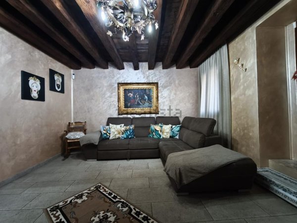 casa indipendente in vendita a Malo in zona Molina