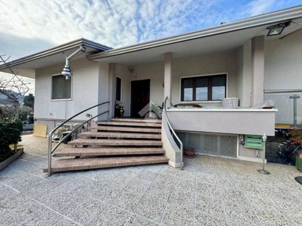 casa indipendente in vendita a Malo