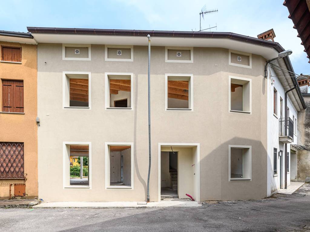 casa indipendente in vendita a Malo in zona San Tomio