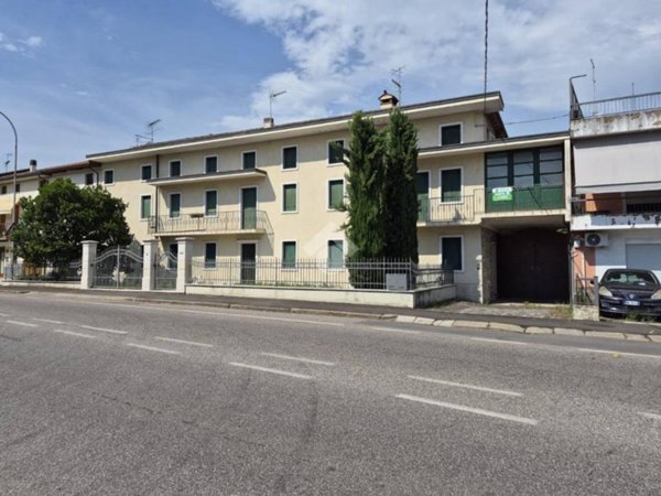 casa indipendente in vendita a Malo in zona Case