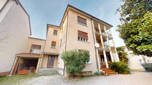 casa indipendente in vendita a Marano Vicentino