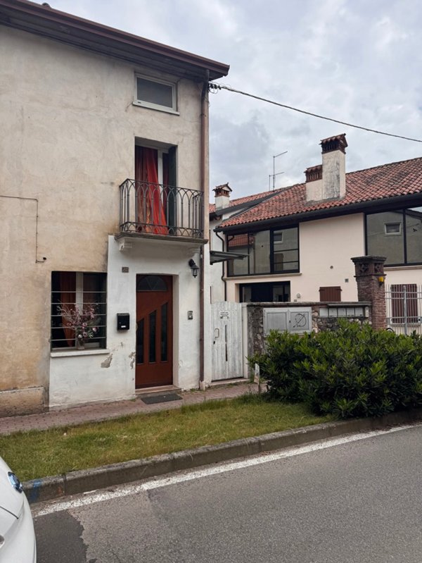casa indipendente in vendita a Marano Vicentino