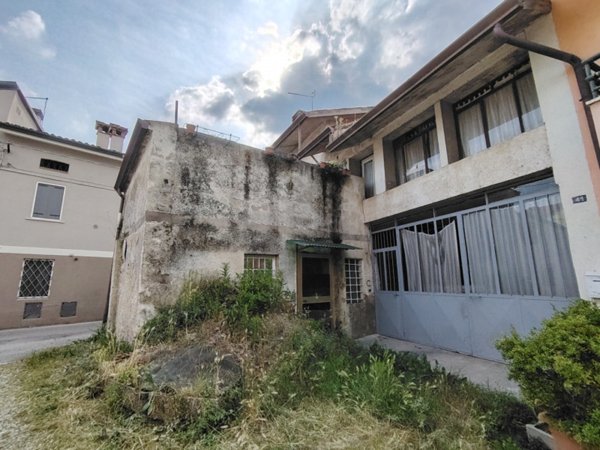 casa semindipendente in vendita a Marano Vicentino