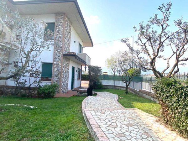 casa indipendente in vendita a Marano Vicentino