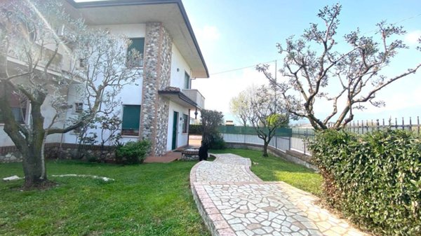 casa indipendente in vendita a Marano Vicentino
