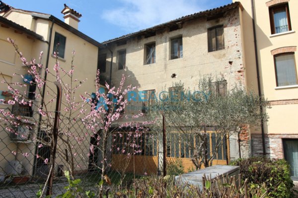 pentavano in vendita a Marano Vicentino