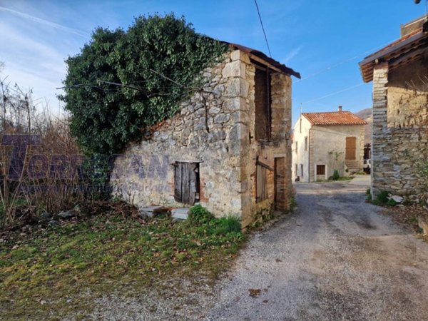 casa semindipendente in vendita a Marostica in zona Crosara