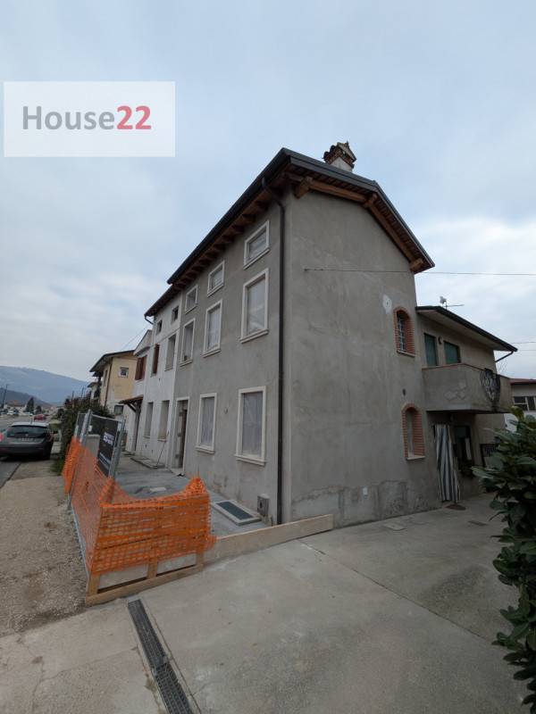 casa indipendente in vendita a Marostica