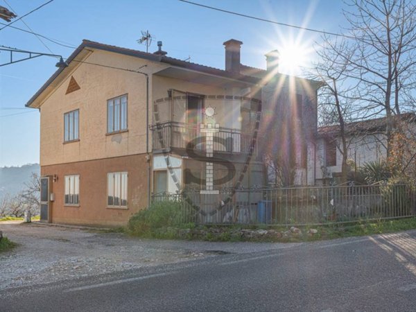 casa indipendente in vendita a Marostica in zona Vallonara