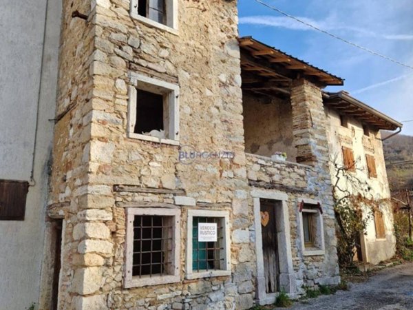 appartamento in vendita a Marostica in zona Crosara