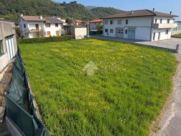 terreno in vendita a Marostica in zona Crosara