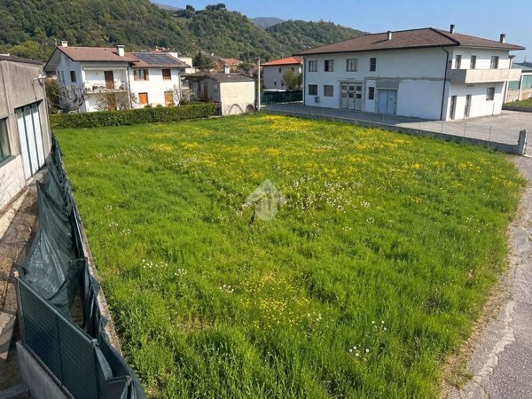 terreno in vendita a Marostica in zona Crosara