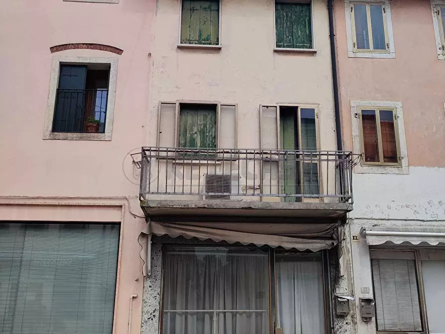 casa semindipendente in vendita a Montebello Vicentino
