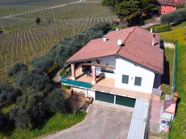 casa indipendente in vendita a Montebello Vicentino