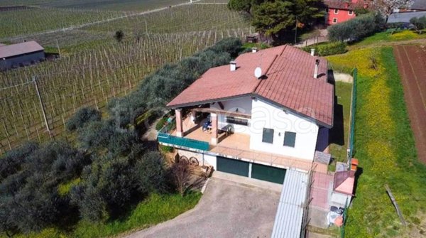 casa indipendente in vendita a Montebello Vicentino in zona Selva
