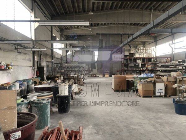 locale commerciale in vendita a Montebello Vicentino