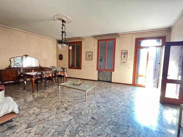 casa indipendente in vendita a Montebello Vicentino