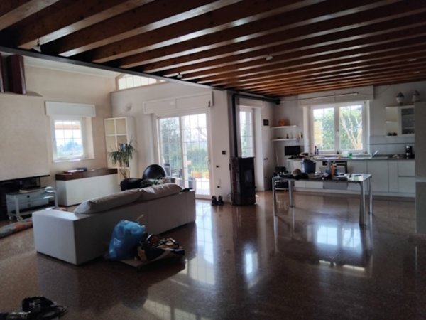 casa indipendente in vendita a Montebello Vicentino
