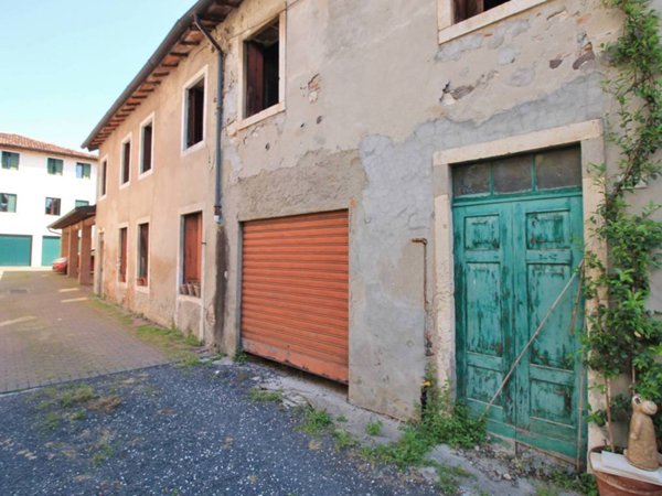 casa indipendente in vendita a Montebello Vicentino