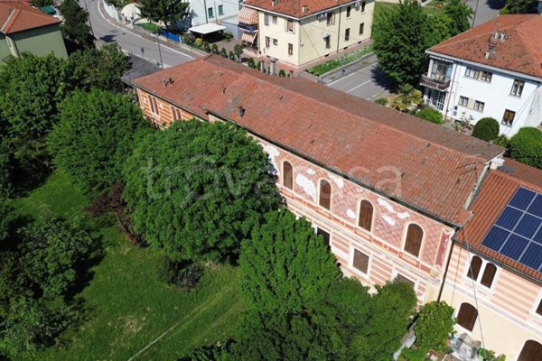 casa indipendente in vendita a Montebello Vicentino